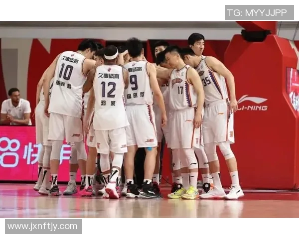 上海篮球队节奏体系解析与战术运用探讨